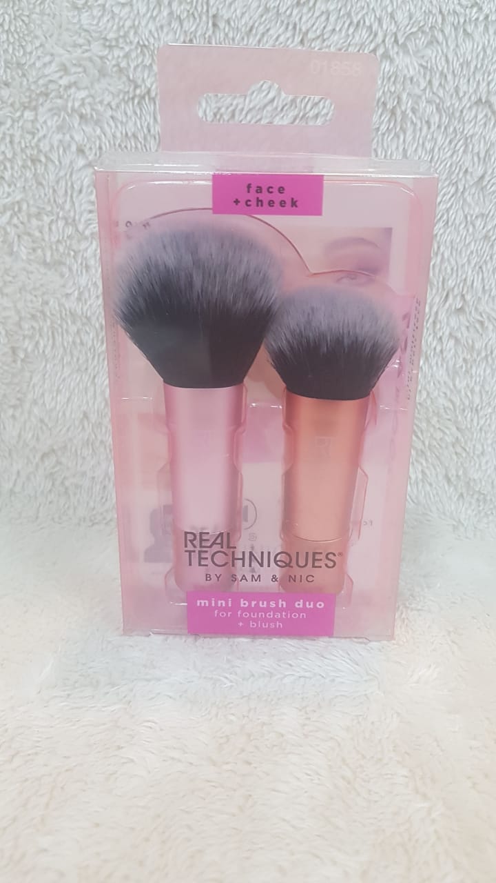 Real Techniques - Mini Brush Duo for foundation + blush